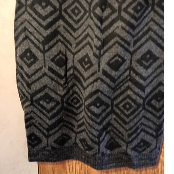 My Michelle black gray geometric sweater dress l cozy winter knit bodycon casual - Picture 4 of 10